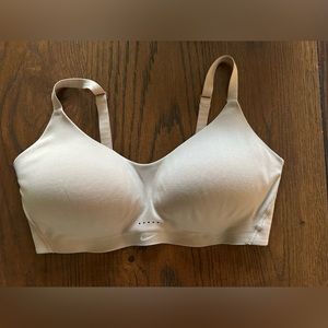 Nike Alate Bra
